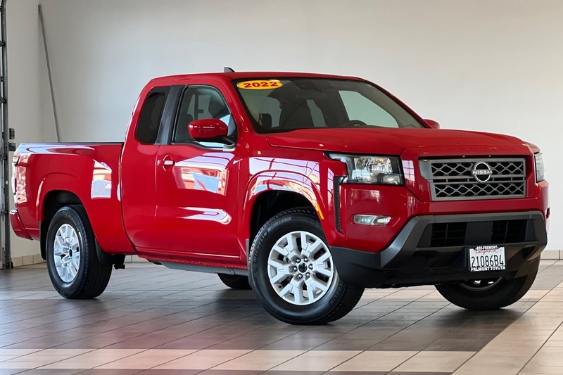 Nissan Frontier Vehicle Full-screen Gallery Image 02