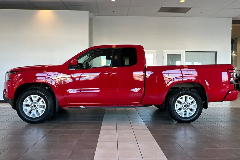 Nissan Frontier Vehicle Full-screen Gallery Image 07