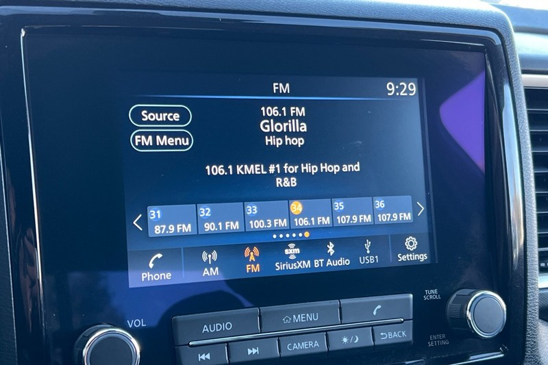 Nissan Frontier Vehicle Full-screen Gallery Image 17