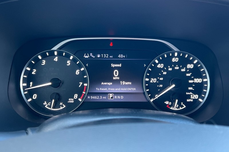 Nissan Frontier Vehicle Full-screen Gallery Image 23