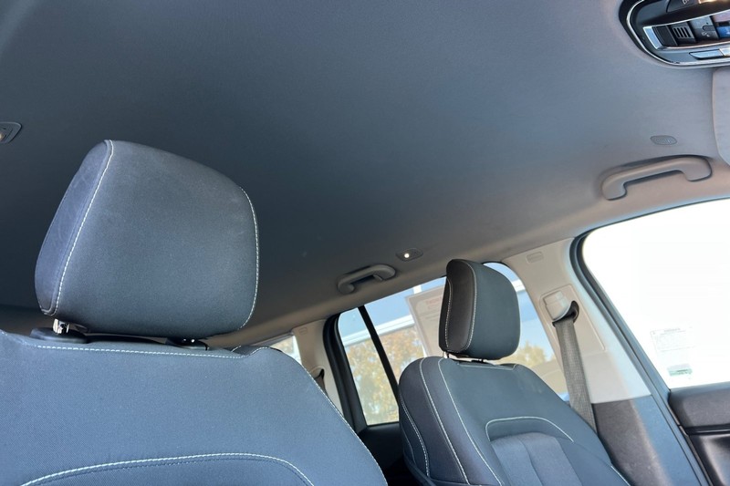 Jeep Grand Cherokee Vehicle Full-screen Gallery Image 17