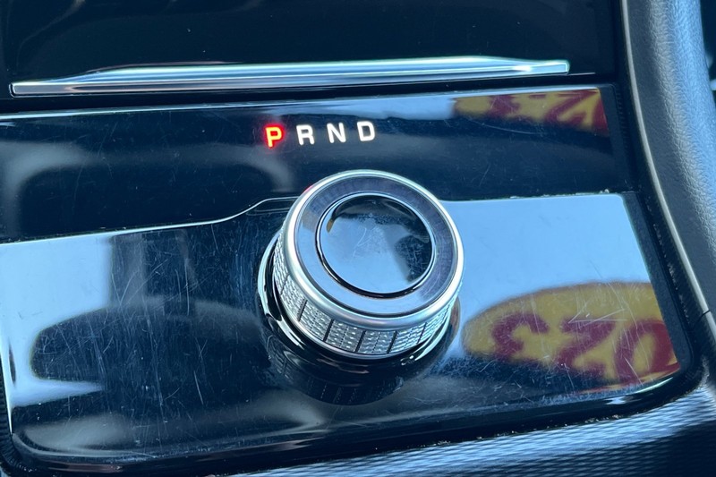 Jeep Grand Cherokee Vehicle Full-screen Gallery Image 21