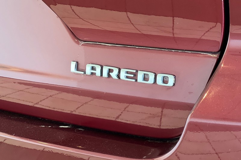 Jeep Grand Cherokee Vehicle Full-screen Gallery Image 27