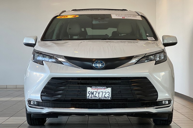 Toyota Sienna Vehicle Full-screen Gallery Image 09