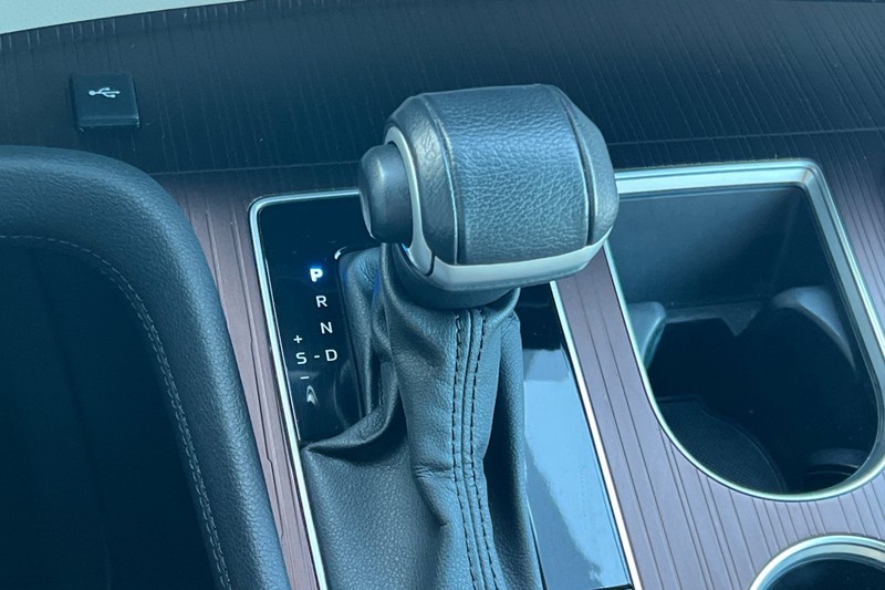 Toyota Sienna Vehicle Full-screen Gallery Image 22