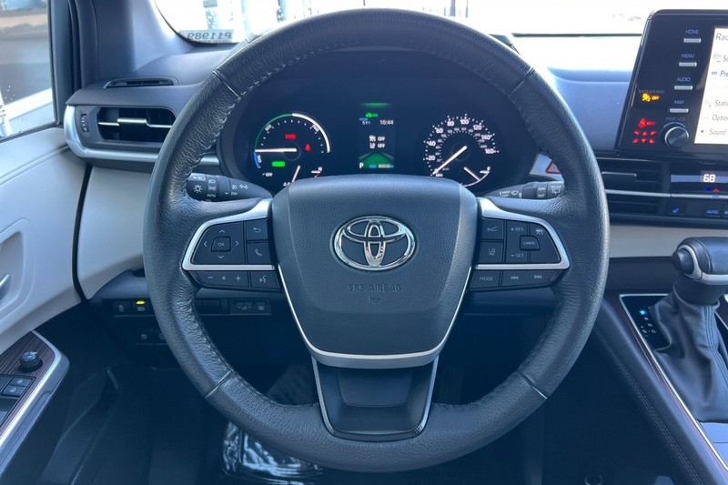 Toyota Sienna Vehicle Full-screen Gallery Image 24