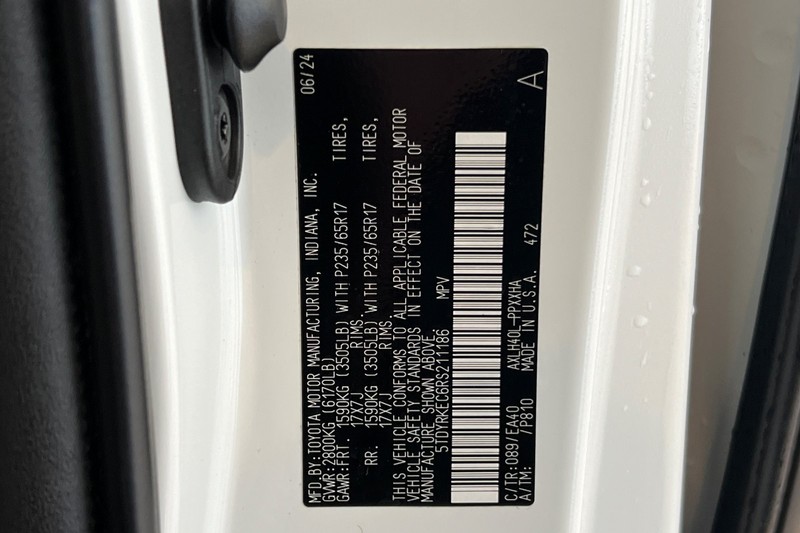 Toyota Sienna Vehicle Full-screen Gallery Image 29