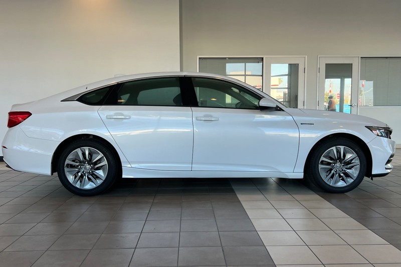 Honda Accord Hybrid Vehicle Full-screen Gallery Image 03