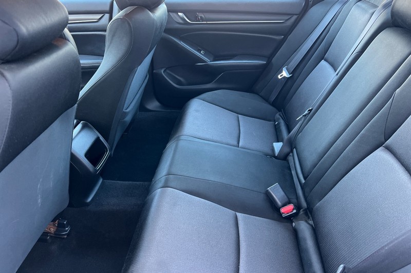 Honda Accord Hybrid Vehicle Full-screen Gallery Image 12