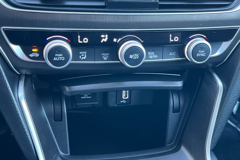 Honda Accord Hybrid Vehicle Full-screen Gallery Image 19