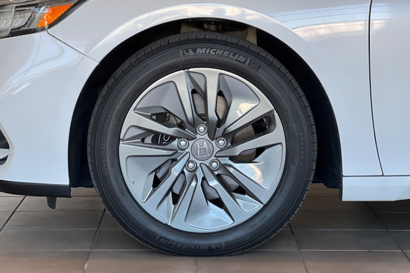 Honda Accord Hybrid Vehicle Full-screen Gallery Image 25