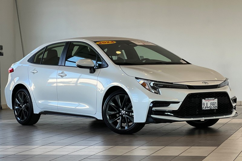 Toyota Corolla Vehicle Full-screen Gallery Image 02