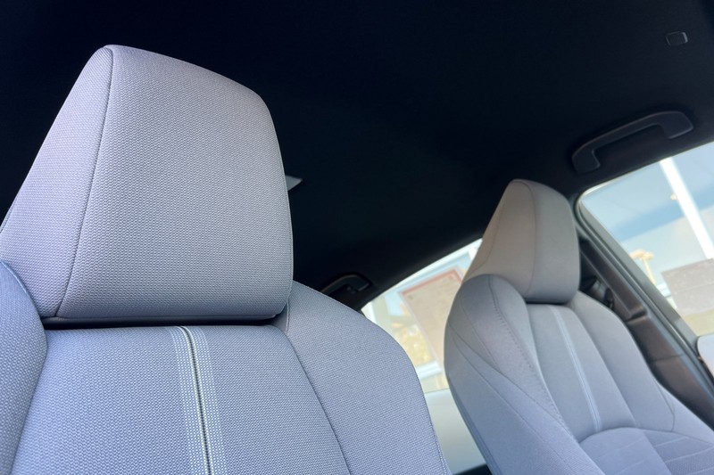 Toyota Corolla Vehicle Full-screen Gallery Image 16