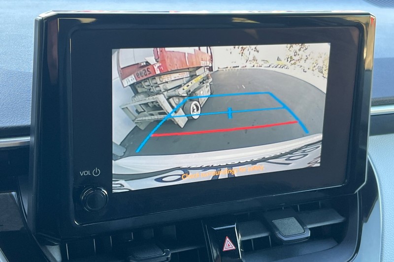 Toyota Corolla Vehicle Full-screen Gallery Image 18