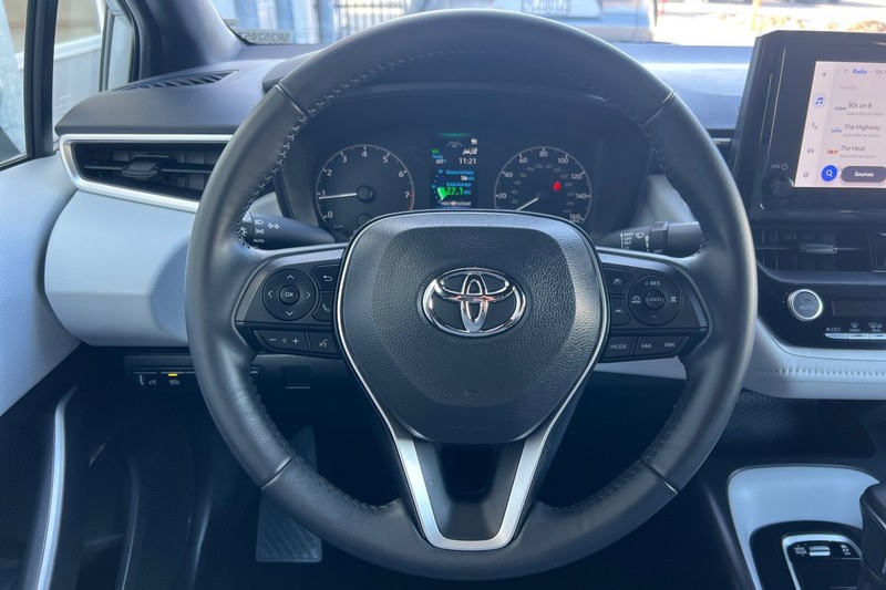 Toyota Corolla Vehicle Full-screen Gallery Image 22