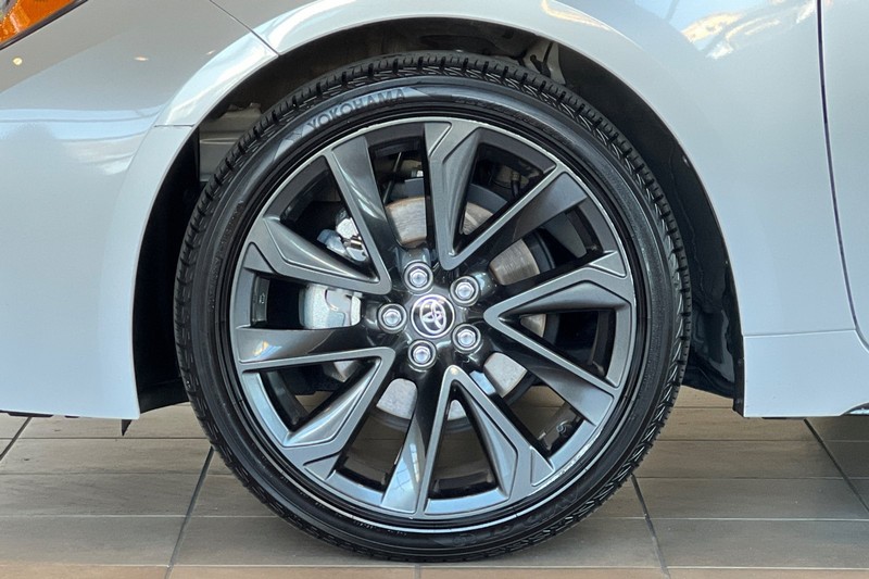 Toyota Corolla Vehicle Full-screen Gallery Image 25