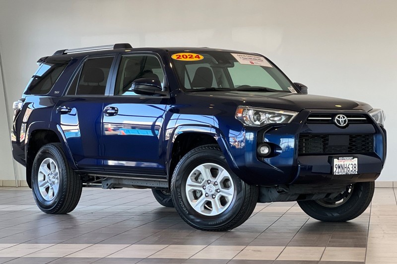 Toyota 4Runner Vehicle Full-screen Gallery Image 02