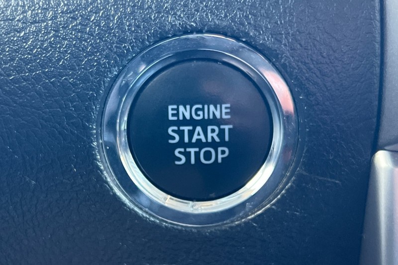 Toyota 4Runner Vehicle Full-screen Gallery Image 23