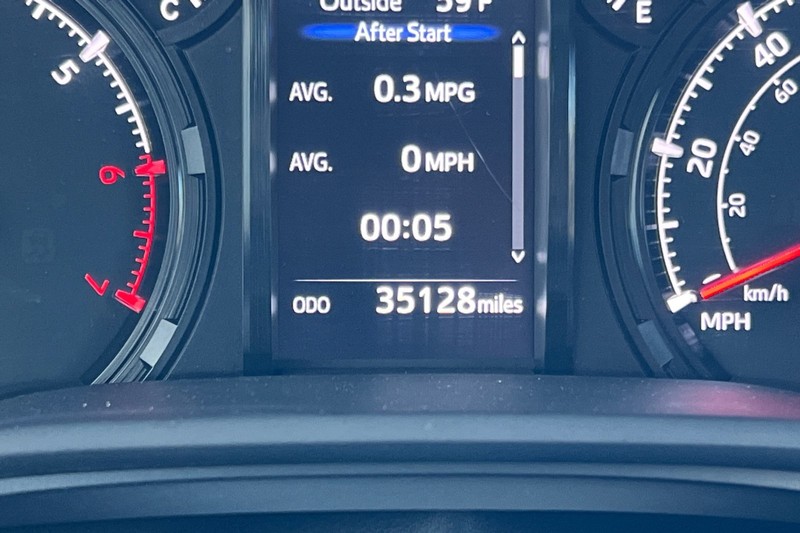 Toyota 4Runner Vehicle Full-screen Gallery Image 26