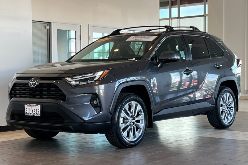 Toyota RAV4 Vehicle Full-screen Gallery Image 08