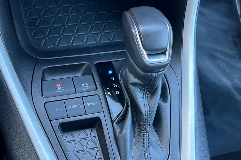 Toyota RAV4 Vehicle Full-screen Gallery Image 21