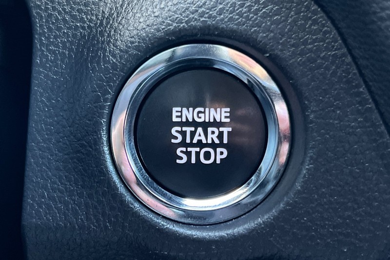 Toyota RAV4 Vehicle Full-screen Gallery Image 22