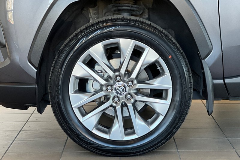 Toyota RAV4 Vehicle Full-screen Gallery Image 26