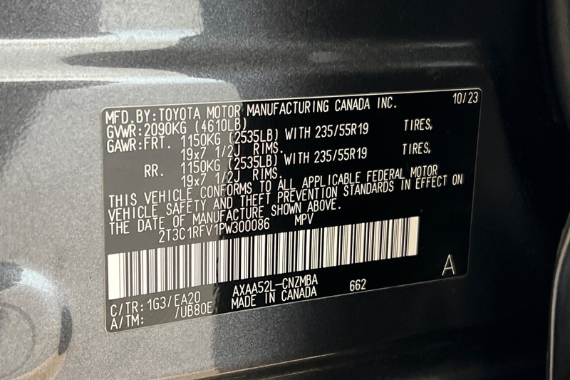 Toyota RAV4 Vehicle Full-screen Gallery Image 28