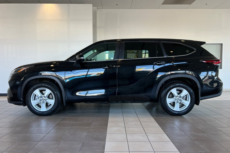 Toyota Highlander Vehicle Full-screen Gallery Image 07