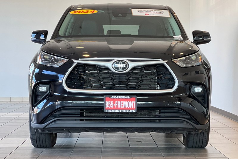 Toyota Highlander Vehicle Full-screen Gallery Image 09