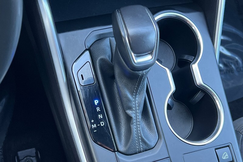 Toyota Highlander Vehicle Full-screen Gallery Image 22