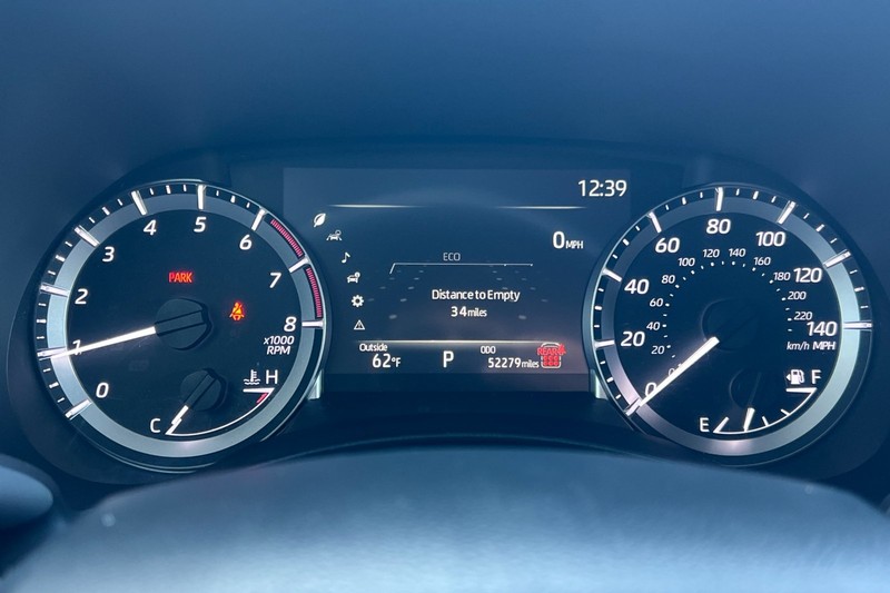 Toyota Highlander Vehicle Full-screen Gallery Image 25