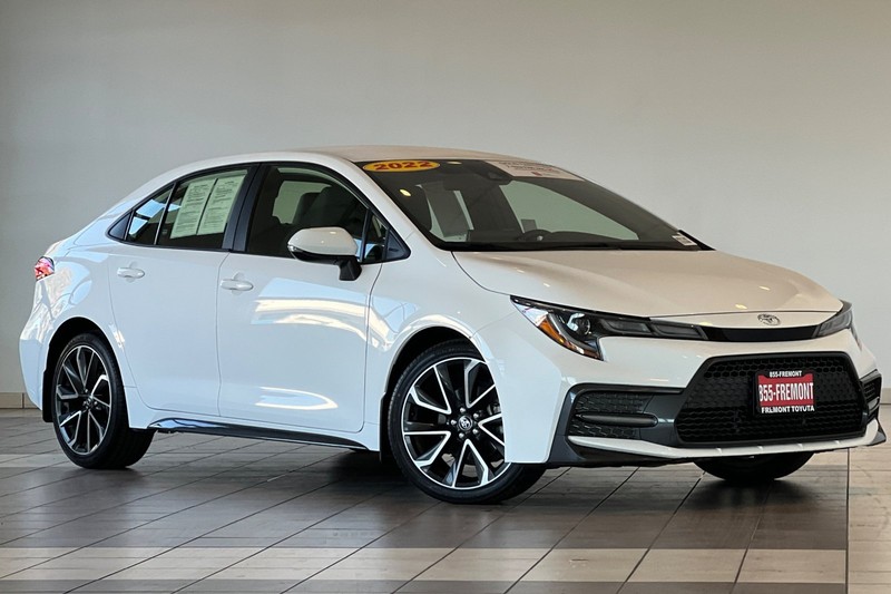 Toyota Corolla Vehicle Full-screen Gallery Image 02