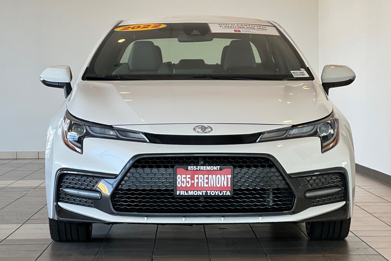 Toyota Corolla Vehicle Full-screen Gallery Image 09