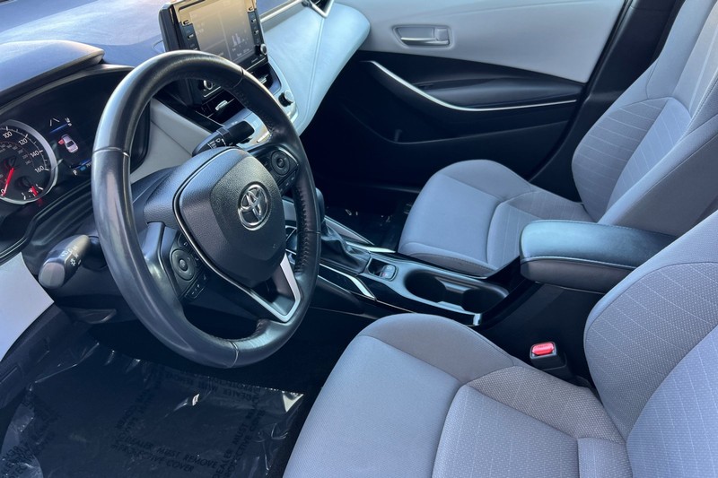 Toyota Corolla Vehicle Full-screen Gallery Image 10