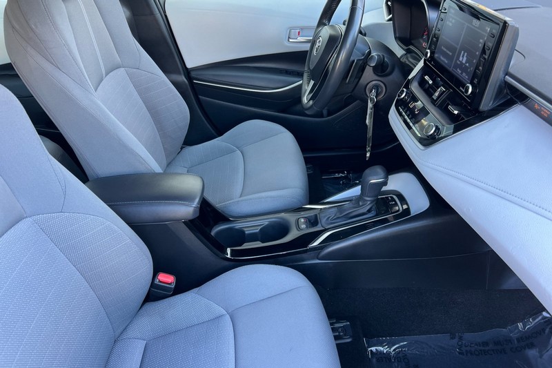 Toyota Corolla Vehicle Full-screen Gallery Image 15