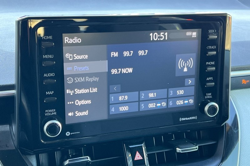 Toyota Corolla Vehicle Full-screen Gallery Image 17