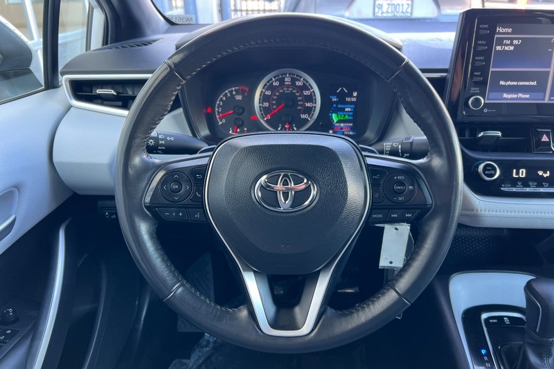 Toyota Corolla Vehicle Full-screen Gallery Image 21