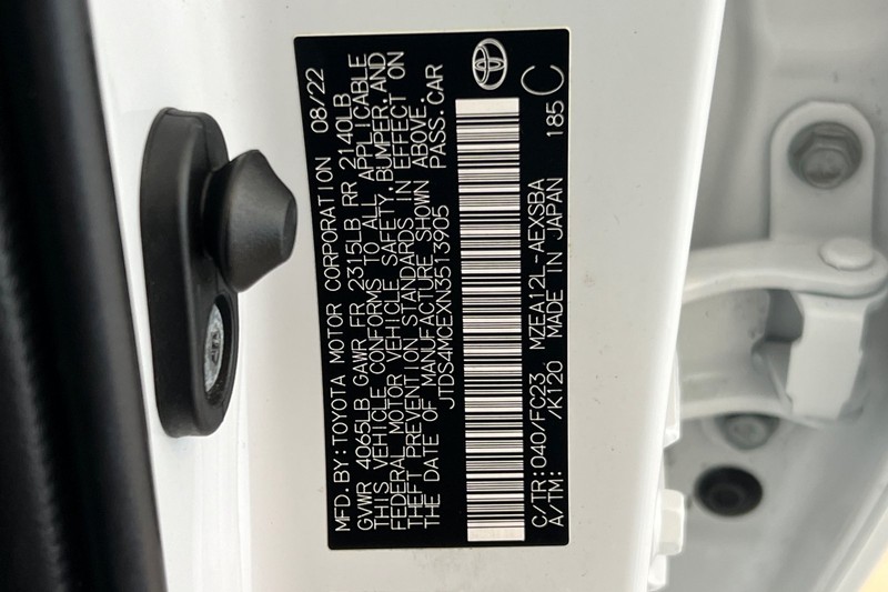 Toyota Corolla Vehicle Full-screen Gallery Image 26