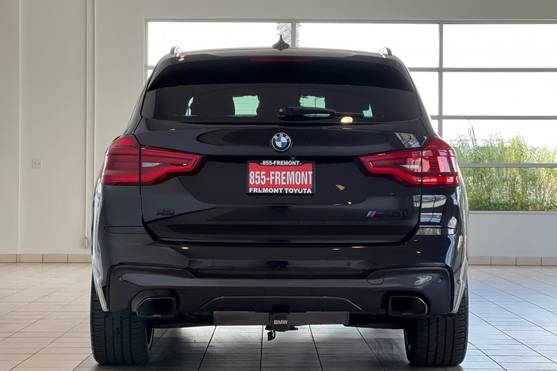 BMW X3 Vehicle Full-screen Gallery Image 05