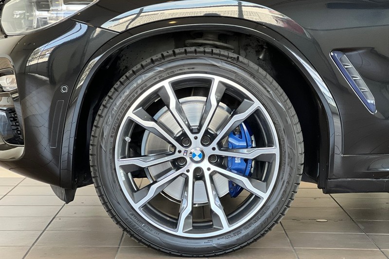 BMW X3 Vehicle Full-screen Gallery Image 27