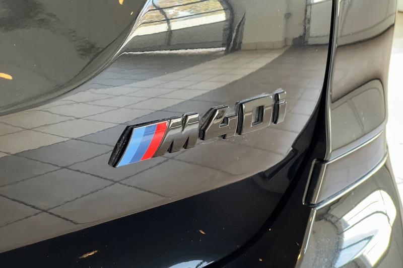 BMW X3 Vehicle Full-screen Gallery Image 28