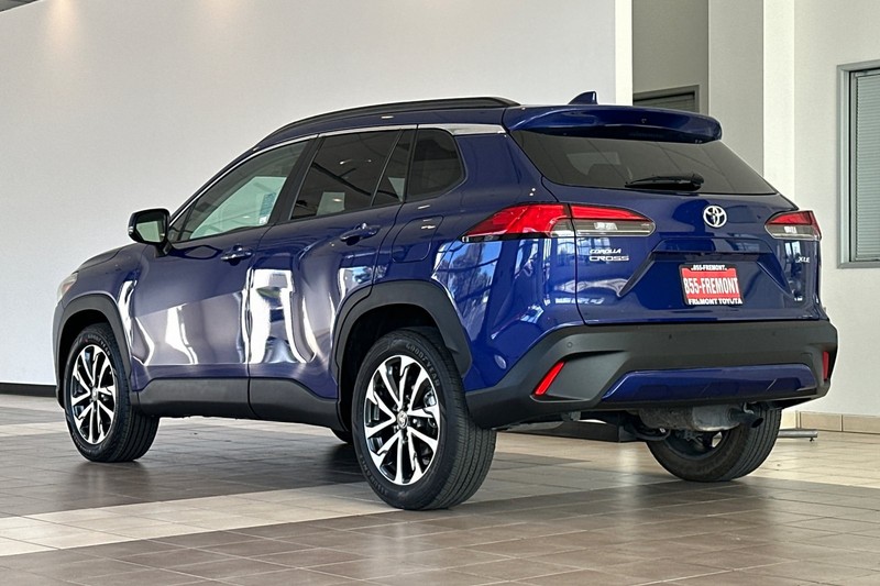 Toyota Corolla Cross Vehicle Full-screen Gallery Image 06