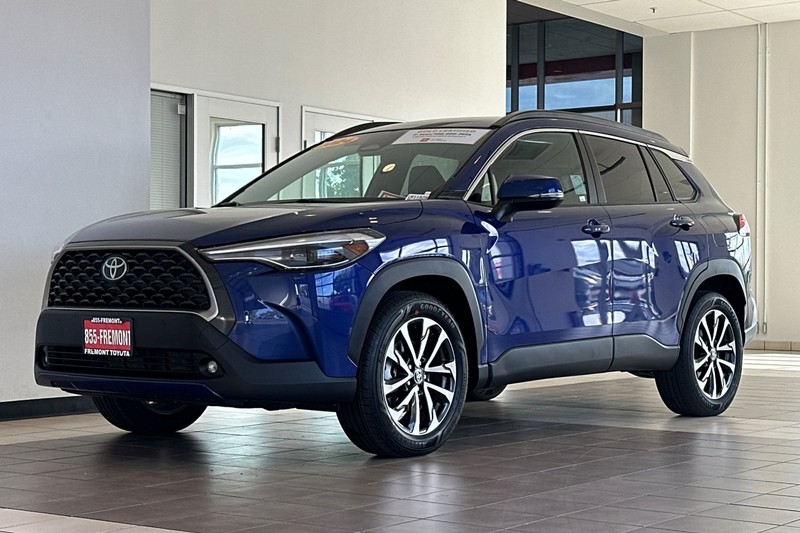 Toyota Corolla Cross Vehicle Full-screen Gallery Image 08