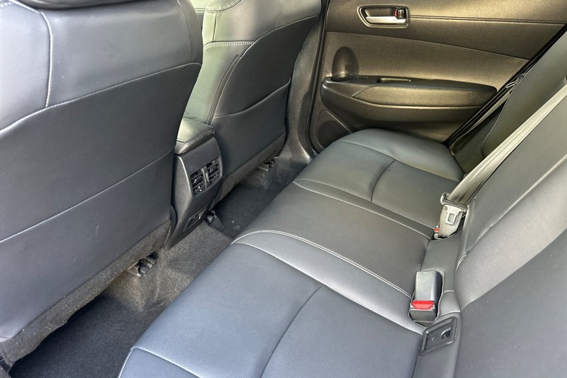 Toyota Corolla Cross Vehicle Full-screen Gallery Image 12