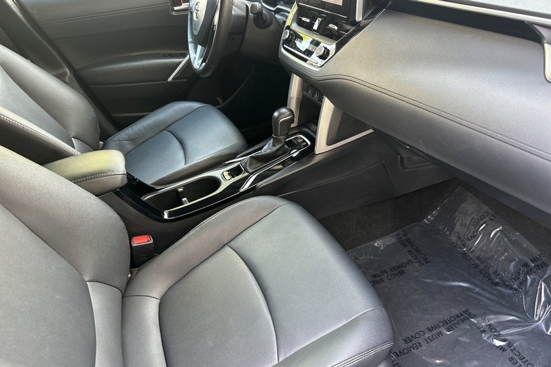 Toyota Corolla Cross Vehicle Full-screen Gallery Image 16