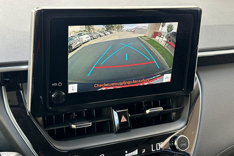 Toyota Corolla Cross Vehicle Full-screen Gallery Image 19