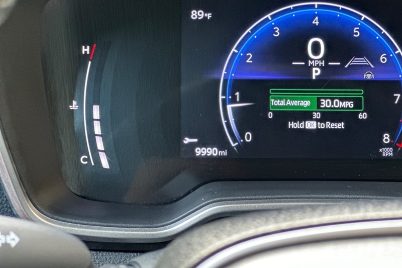 Toyota Corolla Cross Vehicle Full-screen Gallery Image 25