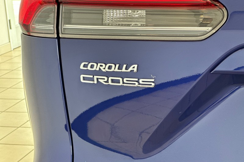 Toyota Corolla Cross Vehicle Full-screen Gallery Image 27