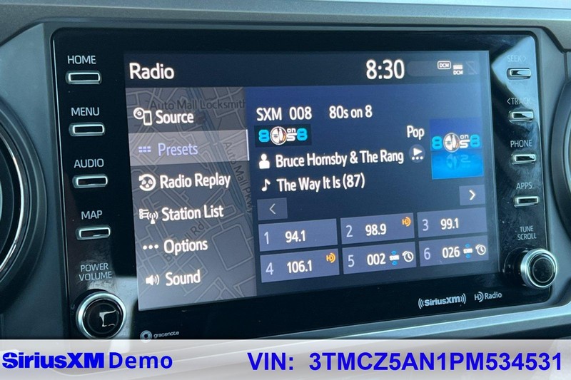 Toyota Tacoma 4WD Vehicle Full-screen Gallery Image 28